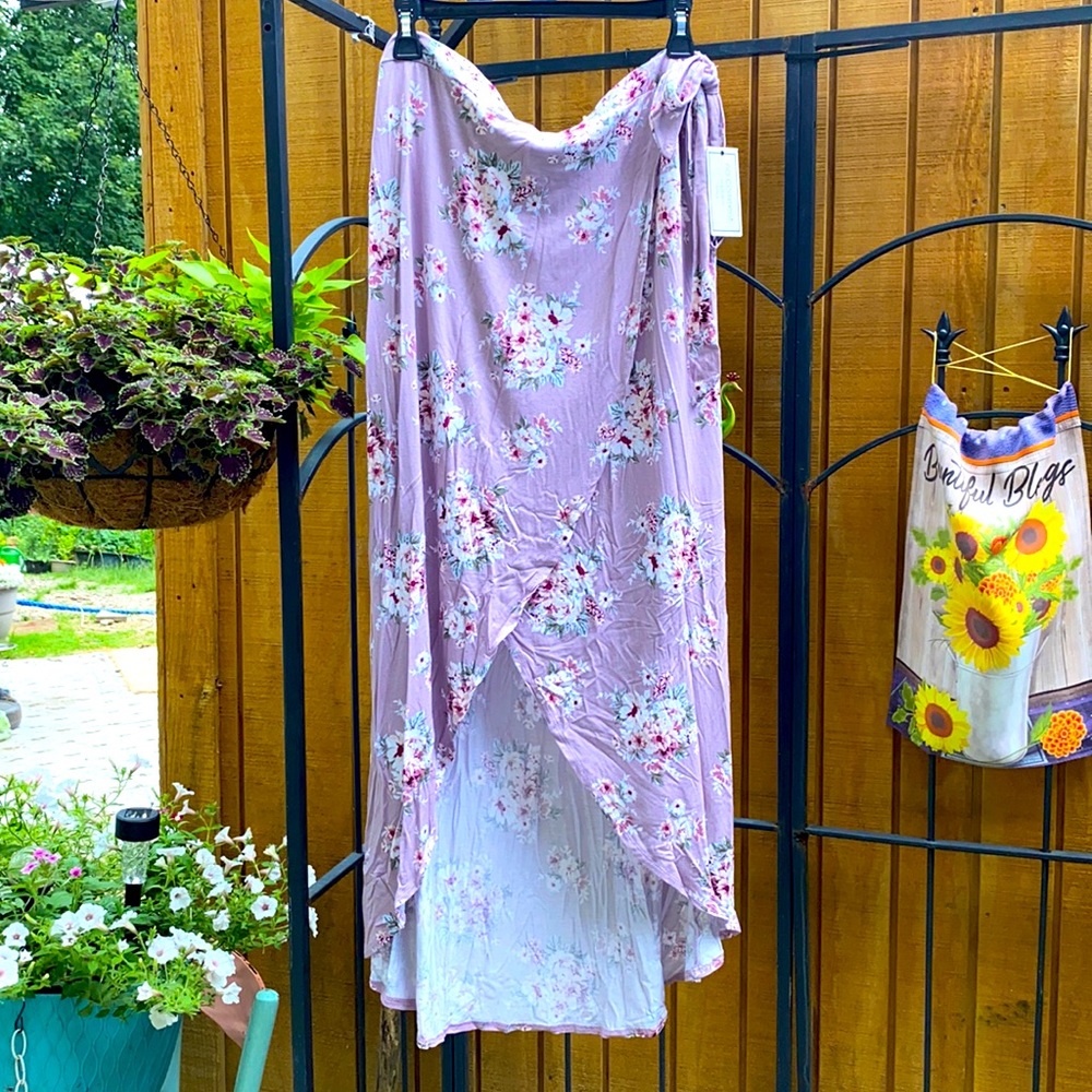 ⭐️ 3 for $29 No-comment -Plus- High Low Floral Skirt